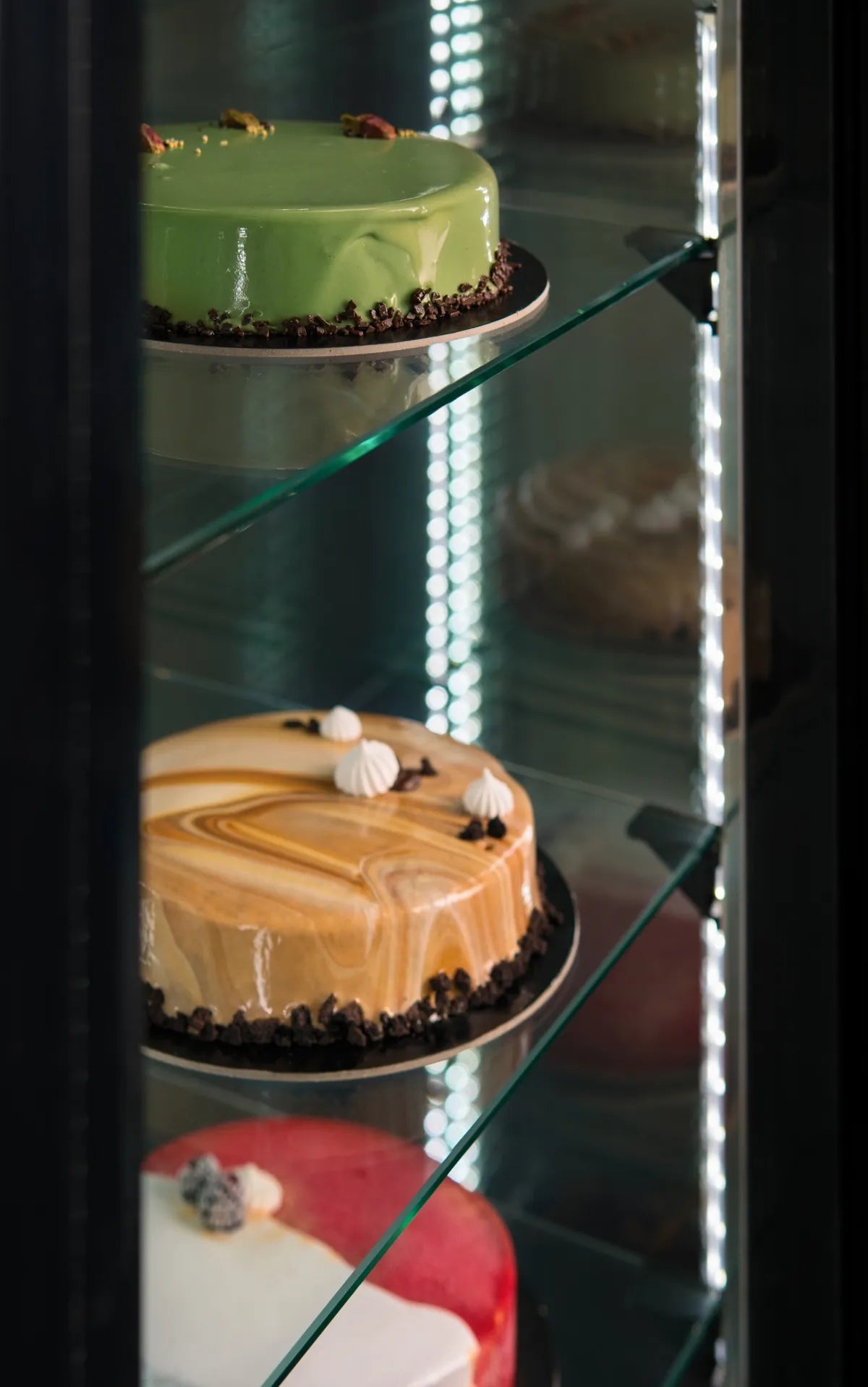 HOREKUS - Vitrina Refrigerada Pastelería 4 Caras Horekus KVIC65-P con Exposición 360º (0°C a +8°C)